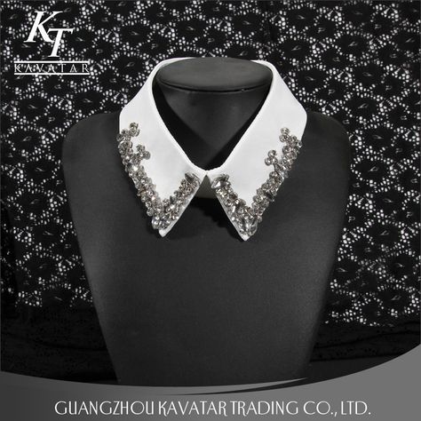 Detachable fake collar with rhinestone beads decorated. Used for OL suits, it looks formal but vogue.  #fakecollartrim #rhinestonebeadcollar #detachablecollar #colletto finto #collo con perline di strass #colletto staccabile #faux col #collier de perles en strass #collier détachable Fake Collar, Detachable Collar, Lace Gloves, Beaded Collar, Rhinestone Bead, Neck Collar, Neck Designs, Stand Collar, Crystal Rhinestone