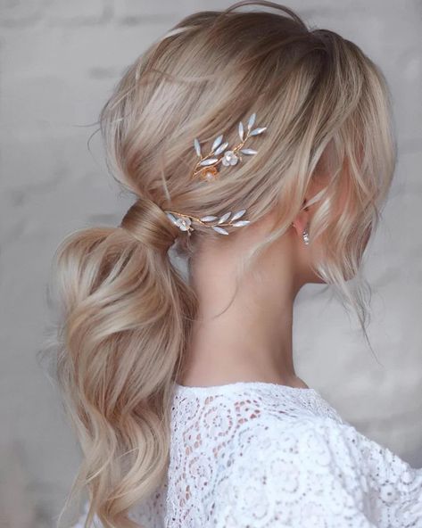 Bridal Ponytail, Wedding Ponytail, Chic Ponytail, Tail Hairstyle, Wedding Hairstyles And Makeup, Loose Ponytail, Long Hair Ponytail, Wedding Hairstyles Medium Length, Crystal Hair Vine