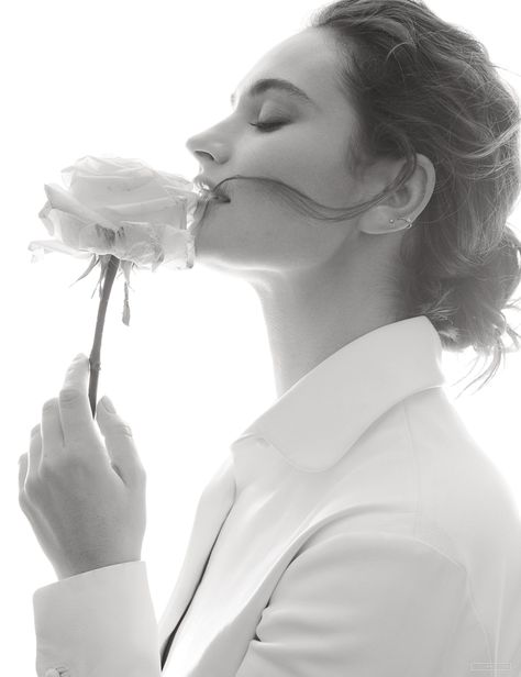 Alexi Lubomirski, Flower Photoshoot, 사진 촬영 포즈, Portrait Photography Women, Lily James, 인물 드로잉, Model Poses Photography, Portrait Photography Poses, Female Portraits