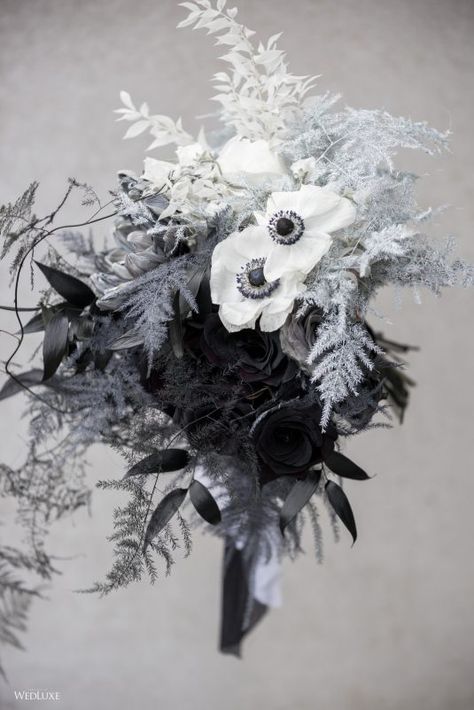 #wedluxe #wedluxemagazine #blackandwhite #gray #white #black #anenome #foliage #bouquet Foliage Bouquet, Black Bouquet, Christmas Shoot, Elegant Halloween, Grass Wedding, Wedding Design Decoration, Bridal Table, Grey Decor, Grey Flowers