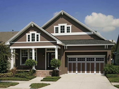 Brown and white exterior Exterior Paint Colors 2023, Exterior Paint Color Schemes, Best Exterior Paint, House Paint Color Combination, Colors 2023, Exterior House Color, Craftsman Exterior, Brown House, Pintura Exterior