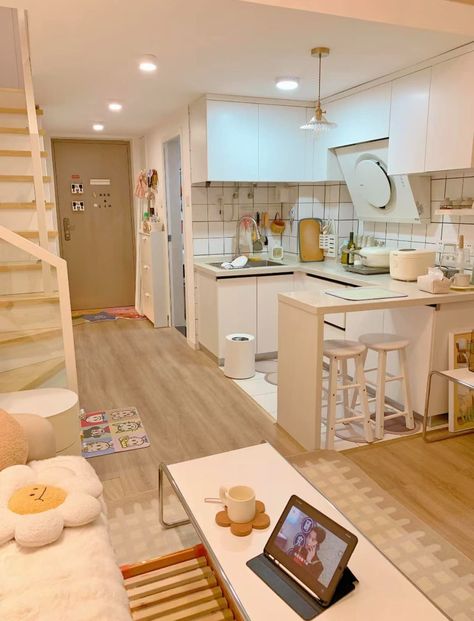 Loft Apartments Korean, Home Korean Style, Korean Apartment Layout 1 Bedroom, Cute Tiny Apartment Ideas, Living Room Korean Style Apartment, Korean Apartment Decor, Cute Korean Apartment Interior, Bloxburg Korean Apartment, Tokyo Apartment Aesthetic Interior