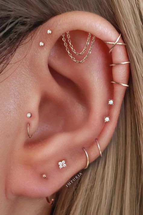 Aesthetic Ear Piercing Ideas for Females – Impuria Ear Piercing Jewelry Trendy Piercings Ear, Vertical Piercing Ears, Floating Ear Piercing, Earrings Placement Ideas, Ear Piercing Locations Chart, Ear Mapping Piercing Ideas, Multiple Helix Piercing, Unique Piercings Ears, Double Helix Piercings Aesthetic