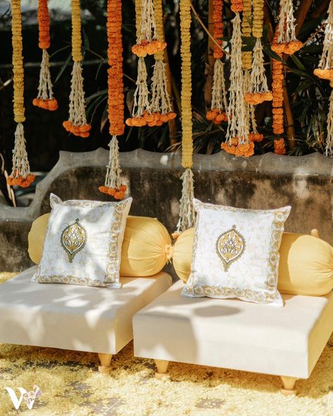 SIMPLE. MINIMAL. BEAUTIFUL. Some pictures don’t really need long captions ! They are self explanatory and just needed to be focused. We believe these are one of those. Period. 💛🧡🤍 Kathrin + Adhyan Haldi New Delhi 16.02.2024 [Haldi, Haldi Decor, Genda Phool, Design by Wedlac, Yellow & Orange, Traditional Haldi, Haldi Setup, Weddings by Wedlac, Instapic, Instapost, Haldi Ceremony, Fun, Indian Traditions, Decor Goals, Bright & Beautiful, Decor Inspo] Bride & Groom : @kaduuuken & @adhyanjain... Long Captions, Genda Phool, Haldi Decor, Be Focused, Haldi Ceremony, New Delhi, Beautiful Decor, Some Pictures, Yellow Orange