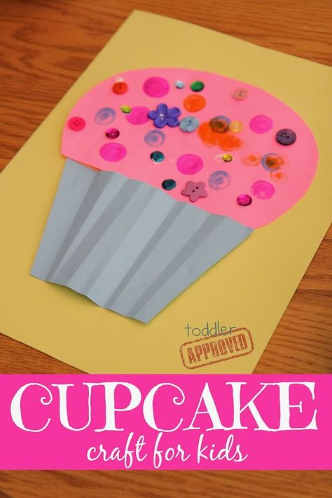 Toddler Approved!: Cupcake Craft for Kids {Laura Numeroff Virtual Book Club for Kids Blog Hop} Craft inspired by If you give a cat a cupcake Cupcake Craft, Book Club For Kids, Cupcake Crafts, Laura Numeroff, Storytime Crafts, Aktivitas Montessori, Daycare Crafts, Birthday Crafts, Toddler Art