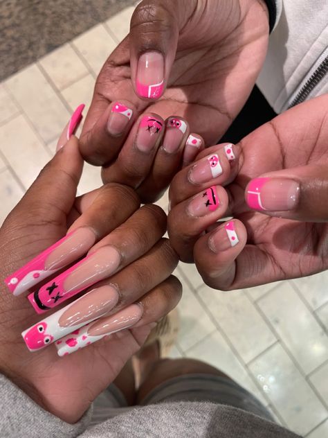 🏳️‍🌈 Fem And Stud Matching Nails, Pink Nails For Men, Matching Nails With Stud Girlfriend, Couple Nails Matching Black, Him And Her Matching Nails, His And Her Nail Designs, Lesbian Matching Nails, Matching Nail Sets For Couples, Wlw Matching Nails