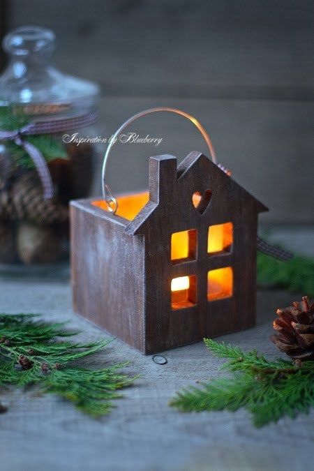 House Candle Holder, Cute Little Houses, Wooden Lanterns, Wooden Houses, Christmas Wood Crafts, Wood Creations, Noel Christmas, Home Candles, Christmas Wood