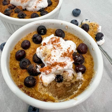 High Protein Blueberry Quinoa Breakfast Bake High Protein Blueberry Quinoa Bake, Quinoa Flakes Breakfast, High Protein Quinoa Breakfast, Blueberry Quinoa Breakfast Bake, Quinoa Breakfast Bake, Blueberry Quinoa, Morning Protein, Protein Blueberry, Protein Breakfasts