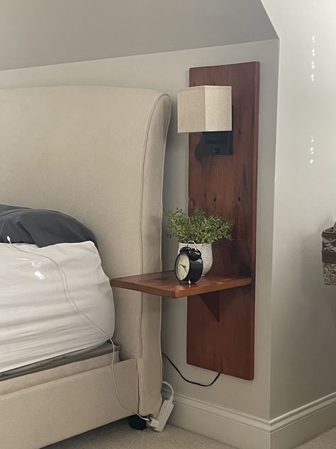 Bedside Table Ideas Wall Mounted, No Side Table Bedroom, Side Table Wall Mounted, Bedside Shelves Floating, Floating Shelf Side Table Living Room, Wall Shelf Nightstand, Bed Side Table Wooden, No Space For Bedside Table Ideas, Alternate Nightstand Ideas