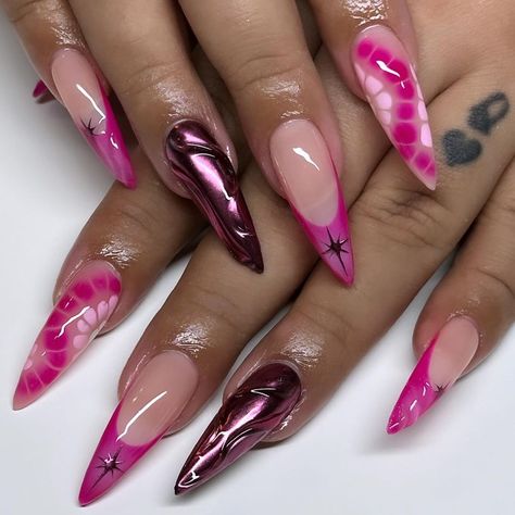 𝐒𝐊𝐘𝐄 | 𝒢𝑒𝓁 𝒳 𝒩𝒶𝒾𝓁𝓈 (@nailsbyskyelinh) • Instagram photos and videos Barbies Dreamhouse, Trendy Almond Nails, Nail Vibes, Concert Nails, Bday Nails, Nail Artwork, Long Almond Nails, Nail Pics, Nail Station