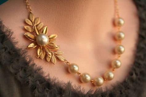 Bridal Jewelry Gold, Gold Bridal Jewelry, Gold Leaf Necklace, Wedding Bridesmaid Jewelry, Gold Wedding Jewelry, Gold Jewelry Simple, Gold Pearl Necklace, Gold Jewelry Necklace, Gold Jewellery Design Necklaces