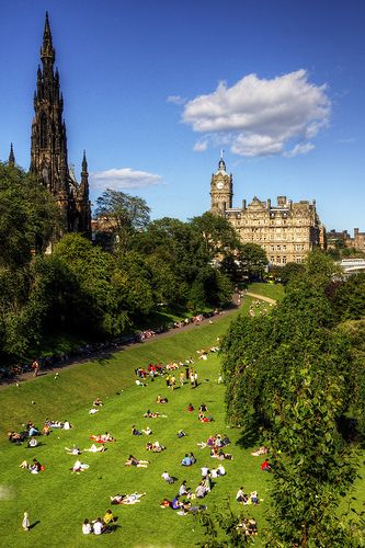 Summer in Edinburgh, Scotland, UK. I want this right now. Summer Edinburgh, Famous Castles, Scottish Castles, Scotland Uk, England And Scotland, Beautiful Castles, Edinburgh Scotland, Scotland Travel, British Isles