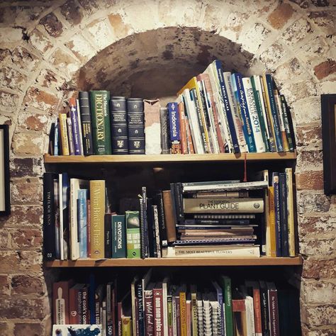 Stone Bookshelf, Wall Bookshelf, Stone Feature, Old Stone, Old Style, Stone Wall, Bookshelves, Old Fashioned, Bookcase