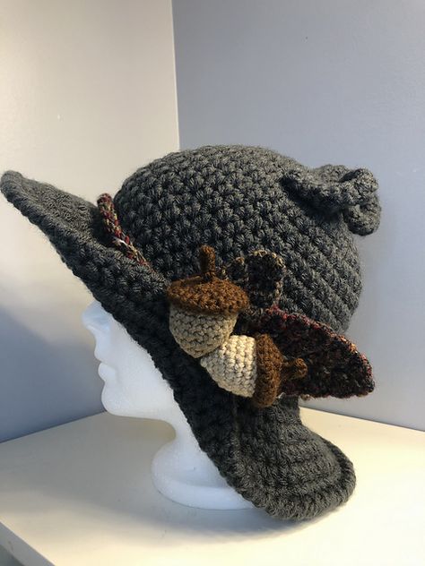 Ravelry: Woodland pixie pattern by Simply Hooked Designs Faerie Crochet, Renfaire Crochet, Dnd Crochet, Crochet Cottage Core, Pixie Crochet, Victorian Crochet Patterns, Crotchet Hat, Crochet Cosplay, Woodland Crochet