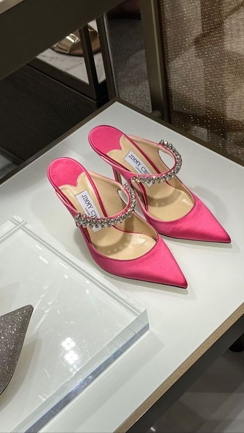 Pink Jimmy Choo, Expensive Heels, Elegant Shoes Heels, Ootd Women, Aesthetic Luxury, Sparkly Shoes, Cute Shoes Heels, Shoes Heels Classy, Rose Shoes