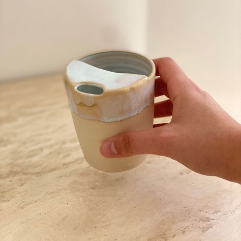 Clay Cup With Lid, Ceramic Travel Mug With Lid Handmade, Ceramic Cups With Handles, Ceramic Coffee Travel Mugs, Ceramic Pottery Kitchen, Travel Ceramic Mug, Ceramic Cup With Lid, Ceramic Coffee Tumbler, Ceramic Iced Coffee Cups