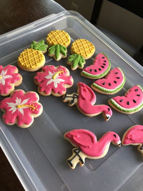 Party Cookies Decorated, Pool Party Cookies, Pineapple Pool Party, Tropical Cookies, Holiday Cookie Party, Holiday Cookies Decorated, Royal Icing Cookies Recipe, Bachelorette Cookies, Flower Sugar Cookies