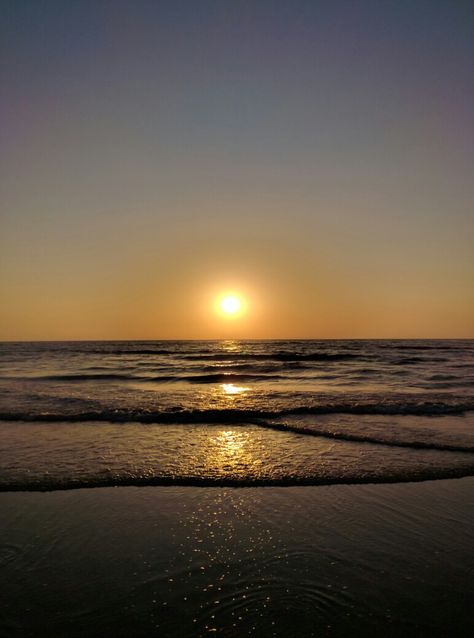 #juhu beach #sea  #mumbai Juhu Beach Mumbai, Mumbai India Travel, Mumbai Beach, Blurry Boy Pics, Juhu Beach, Superhero Pop Art, Mumbai Travel, Boy Pics, Seasons Photography