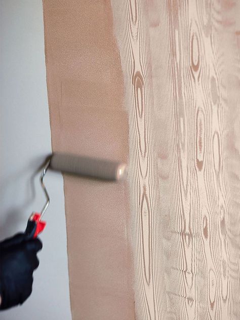 Martha Shows Us How to Create a Faux-Bois Effect Wood Painting Techniques, Faux Wood Paint, Faux Wood Wall, Fine Paints Of Europe, Patterned Paint Rollers, Fake Wood, Wallpaper Project, Bee's Knees, Wall Stencils