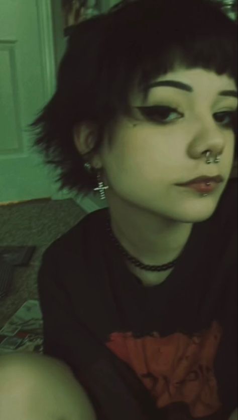 goth piercing makeup septum earring pixie cut inspo Short Egirl Hair, Short Goth Hair With Bangs, Goth Haircut Short, Goth Short Hairstyles, Goth Bob Haircut, Short Hair With Micro Bangs, Short Goth Hairstyles, Goth Pixie Cut, Short Alternative Hair