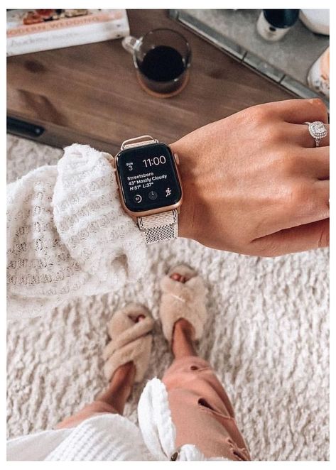 Vestidos Sport, Apple Watch Bands Fashion, Apple Watch Bands Women, Apple Watch Fashion, Trendy Watches, Accessoires Iphone, Ice Watch, Apple Laptop, Apple Watch Accessories