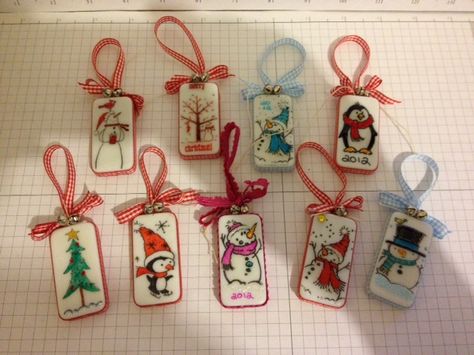 2012 Domino Ornaments by HappiLeaStamppin - Cards and Paper Crafts at Splitcoaststampers Crafts With Dominos, Domino Ornaments, Domino Crafts, Domino Jewelry, Domino Art, Snow Time, Sharpie Markers, Scrabble Tiles, Craft Show Ideas