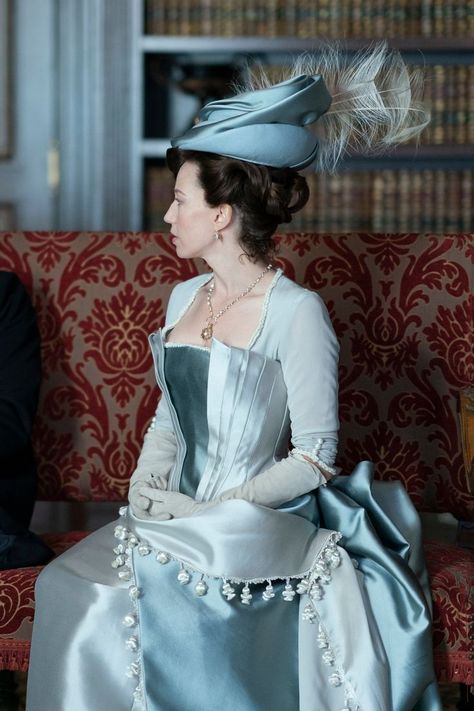 Carrie Coon as Bertha Russell in The Gilded Age (2022) Gilded Age Fashion, The Gilded Age, Fashion Gal, Costume Ball, Gilded Age, Mode Chic, Historical Costume, Historical Dresses, Fashion Today