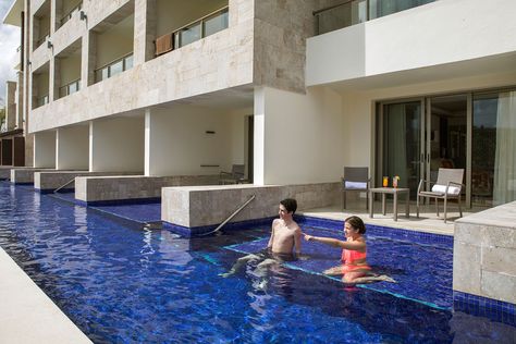 Swim-Out Suite at Royalton Bavaro; Photo Courtesy of Royalton Bavaro Resort & Spa Swim Up Rooms All Inclusive, Best Cancun Resorts, Hyatt Ziva Los Cabos, Ideas Negocios, Royalton Riviera Cancun, Best All Inclusive Resorts, Cancun Resorts, Resort Architecture, Riviera Cancun