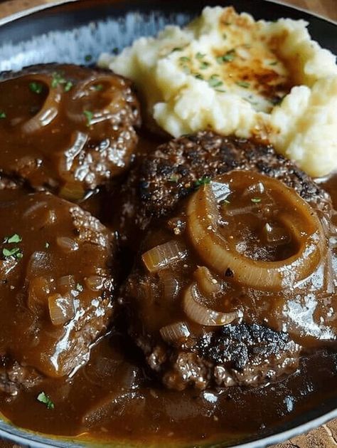 Hamburger Steak With Onions, Crockpot Ham And Potatoes, Steak With Onions, French Onion Meatloaf, Patty Melt Recipe, Hamburger Steak Recipes, Hamburger Steaks, Baked Steak, Best Macaroni Salad