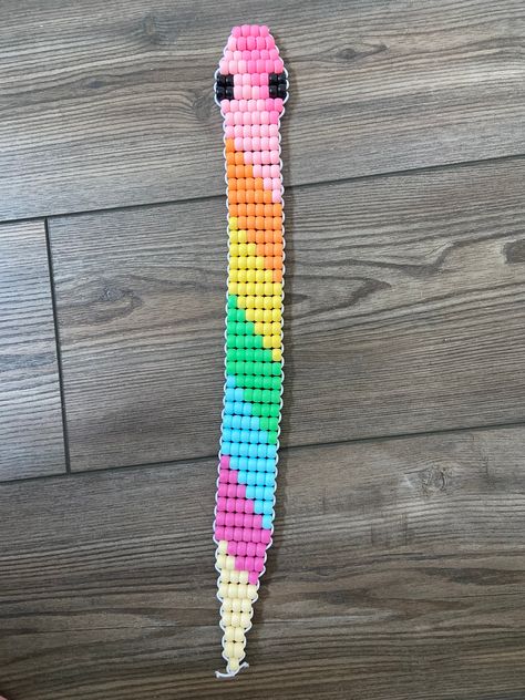 Handmade with pony beads and cloth covered string Diy Perler Bead Crafts Cute, Diy Pony Bead Crafts, Bead Pet Patterns, Kandi Animal Pattern, Animal Bead Keychain Patterns, Bead Animal Tutorial, Pony Bead Snake, Pony Bead Animals Patterns Easy, Pony Bead Designs