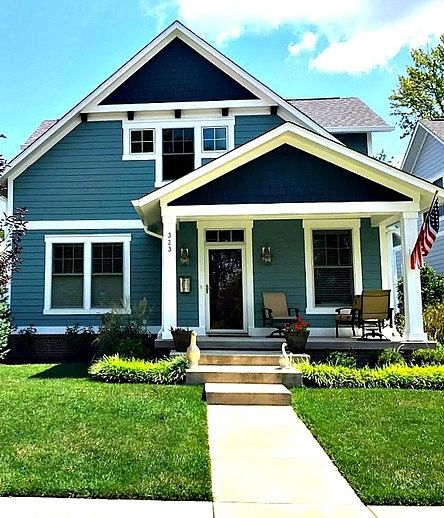 Craftsman Style House Painted Blue Craftsman Style Homes Exterior Color, Craftsman Style Homes Exterior, Blue Craftsman, Teal House, Exterior Paint Color Combinations, Best Exterior House Paint, Blue Houses, Homes Exterior, Door Colors