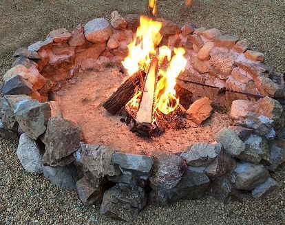 Firepits Backyard, Backyard Bbq Pit, Backyard Firepit Area, Fire Pit With Rocks, Fireplace Brick, Fire Pit Decor, Fire Pit Seating Area, Garden Seating Area, Backyard Fire Pit