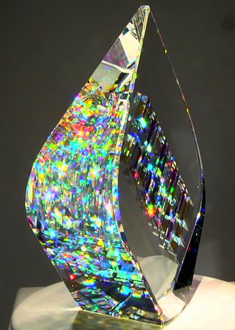 jack storms glass sculpture Jack Storms Glass, Jack Storms, Decor Eclectic, Fantasy Magic, Blown Glass Art, Glass Artwork, Gorgeous Glass, Glass Art Sculpture, Dichroic Glass