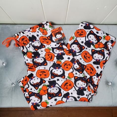 -Super Cute White Hello Kitty Halloween Pants With Hello Kitty, Pumpkins, Jack-O-Lanterns, And Stars All Over Them -Super Soft Material -Has Adjustable Drawstring On The Pants -95% Polyester And 5% Spandex -New With Tags. No Damages Size:S, M Halloween Pajama Pants Aesthetic, Spooky Pajamas, Hello Kitty Orange, Halloween Pants, Halloween Pajama Pants, Scene Clothes, White Hello Kitty, Wolf Cuts, Halloween Pjs