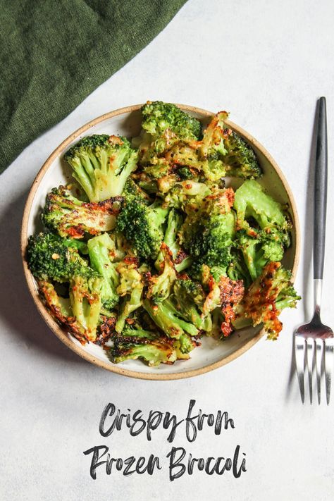 Frozen Broccoli Recipes, Roast Frozen Broccoli, Broccoli Recipes Side Dish, Parmesan Roasted Broccoli, Spicy Broccoli, Broccoli Side Dish, Broccoli Dishes, Grilled Broccoli, Eating Keto