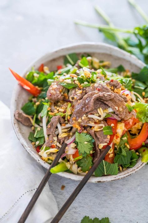 Easy Asian Salad, Vietnamese Salad, Vietnamese Beef, Meat Salad, Recipe Beef, Mint Salad, Beef Salad, Asian Salad, Vietnamese Cuisine