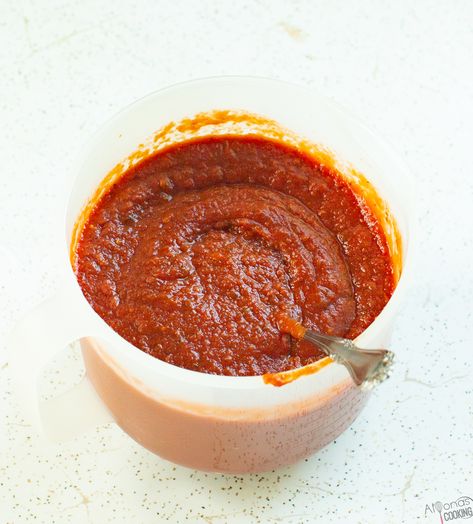 This Pizza sauce recipe was worth every effort to make homemade! It's a flavorful tomato sauce with savory herbs and is perfectly thick tart, and a little sweet just like Domions pizza sauce! #can #canned #pizza #sauce #Dominos #red #fresh Canned Pizza Sauce, Canned Meats, Pizza Sauce Recipe, Savory Herb, Dominos Pizza, Pizza Bread, Pizza Recipe, American Food, Pizza Sauce