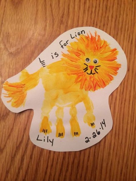 Lion Craft Ideas For Children Using Paper Plate, Felt & More Handprint Jungle Animals, L Is For Lion Handprint, Lion Hand Print Craft, Zoo Animal Art For Infants, Zoo Animal Handprint Art, Lion Toddler Craft, Lion Handprint Art, Circus Handprint Art, Letter L Handprint Craft