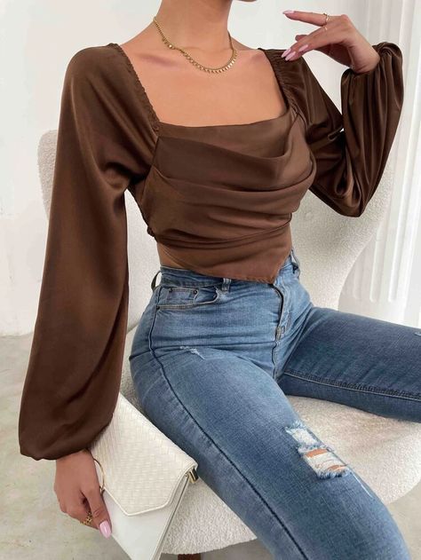 Brown Satin Blouse Outfit, Brown Top Outfit Summer, Tops For Wedding Guest, Brown Top And Jeans Outfit, Brown Crop Tops, Brown Top Outfit, Crop Top Outfits Classy, Top Marron, Silk Top Outfit