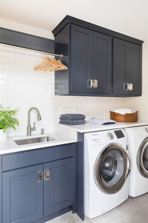 Black Herringbone Floor, Laundry Room Tile, Blue Laundry Rooms, Laundry Room Ideas Small Space, Coastal Decorating Living Room, Laundry Room Layouts, Laundry Room Shelves, Small Apartment Interior, Laundry Room Renovation