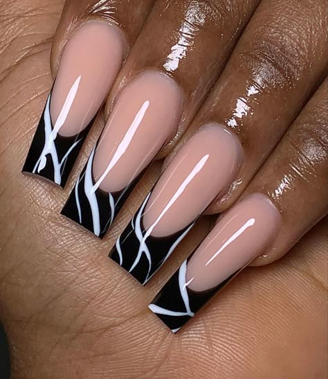 Black And White French Nail Designs, Black White French Tip Nails, Nude And Black Nail Designs, Black And White French Tip Nails, Black White French Tip, Nude And Black Nails, Nails Hoco, White French Tip Nails, Bridesmaid Nails