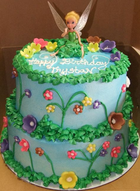 tinkerbell cakes | tinkerbell cake 2 tiered tinkerbell cake iced in buttercream w fondant ... Buttercream Leaves, Bolo Tinker Bell, Tinkerbell Cake Topper, Woodland Fairy Birthday, Fairy Garden Cake, Frosting Ideas, Fairy Birthday Cake, Tinkerbell Cake, Garden Cakes