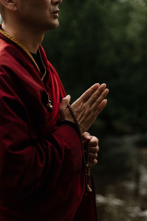 Meditating Sound Monk Meditation Art, Loss Of Trust, Monk Meditation, Buddhism Wallpaper, Tibetan Monk, The Ripple Effect, Healing Sounds, Hd Flower Wallpaper, Making Amends