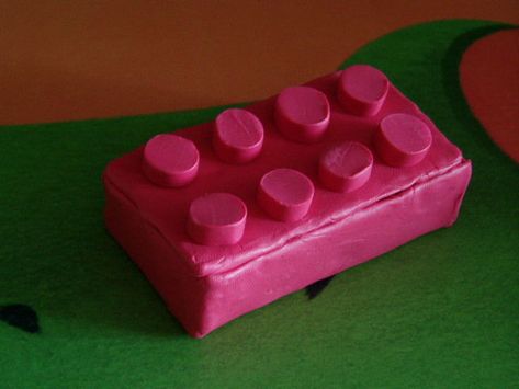 Polymer Clay Trinket Boxes, Clay Jewelry Box Ideas, Clay Box Diy, Clay Box Ideas Ceramics, Ceramic Box Ideas, Silly Decor, Clay Box Ideas, Clay Containers, Lego Boxes