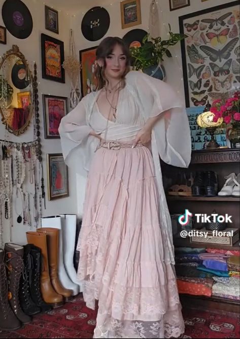 Pink Flowy Outfit, Pink Hippy Outfit, Pink Witch Aesthetic Outfit, Ethereal Outfit Ideas, Pink Witchy Outfits, Pastel Boho Outfit, Pastel Hippie Outfits, Whimsical Fairy Outfit, Pink Whimsigoth Outfit