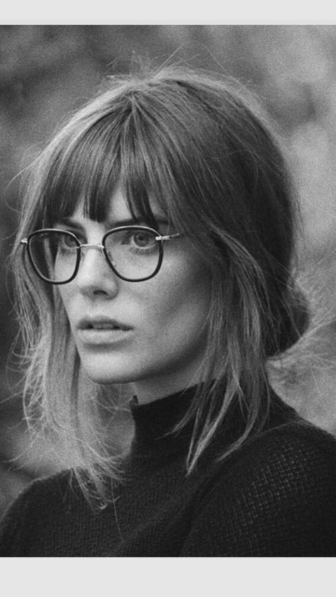 Fringe frame Bangs Glasses, Emily Labowe, Bangs And Glasses, Diy Fairy Garden, Short Bangs, Wispy Bangs, How To Style Bangs, Long Hair With Bangs, Jane Birkin