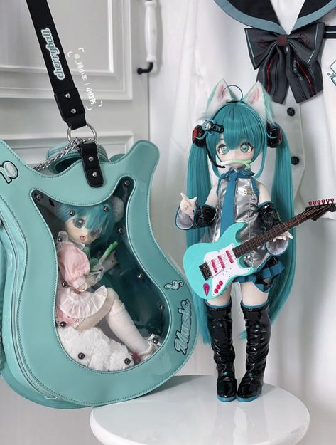 Miku Figure, Hatsune Miku, Vocaloid, Ideas Style, Home Ideas, Guitar, Style Inspiration, Dolls