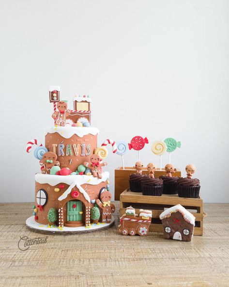 House Birthday Cake, Christmas Birthday Cake, Cake Festival, Gingerbread Party, Christmas Cutouts, Christmas Cake Designs, Gingerbread House Decorations, House Cake, Saying Hello