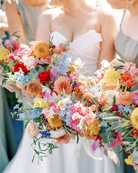 Fall is closing in but, these colors will be one of the highlights of our summer — vibrant and playful florals for Cassidy & and her gals. Photography: @peterandbridgette Floral Design: @foriverfloral Venue: @montecitoclub // #californiawedding #coralcharmpeony #elopmentwedding #santabarbarawedding #bridalbouquet #colorfulwedding #montectioclub #californiawedding #santabarbaracourthouse #brightweddingflowers #santabarbaraweddings #weddinginspiration #summerweddings #bridesmaids #colorf... Small Bridesmaid Bouquets, Coral Charm Peony, Bright Wedding Flowers, Santa Barbara Courthouse, Colorful Wedding Flowers, Wedding 2025, Santa Barbara Wedding, Colorful Wedding, Arizona Wedding