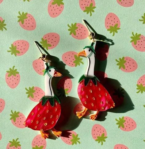 Belle General on Instagram: "duck, duck, GOOSEberry earrings. Our Ducknanas are vacationing in Cabo this Christmas, so they called upon their cousins, the Gooseberries, to fill in for them. These acrylic delights are the FRUITS* of @not_picasso_’s labour, and we are BERRY excited about their arrival. Speaking of fruits/berries, our @jennylemons hair clips and claws should be arriving today (🍓🍌🍉🌽🥦🍄🐸)!!!!! Waddle (goose)down to 846 Fort between 11-6, and bring your BILLS** with you 📸 by @n Masc Cottagecore, Soft Mullet, Porch Ornaments, Laser Cut Jewelry Acrylic, Kidcore Aesthetic, Weird Jewelry, Funky Earrings, Inspirational Jewelry, Earring Ideas